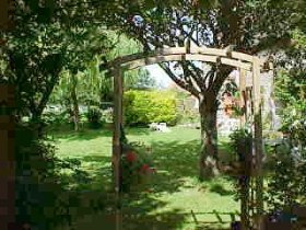 Le gite c&ocirc;t&eacute; jardin